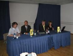 Okrogla miza z evropskim poslancem dr. Milanom Zverom in vodjo območne enote Kranj na Zavodu za šolstvo ga. Mojco Škrinjar