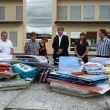 Dr. Milan Zver in Andrej Čuš podarila šolske potrebščine OŠ Trnovska vas Dr. Milan Zver in Andrej Čuš podarila šolske potrebščine OŠ Trnovska vas